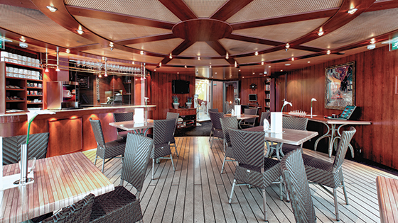 Tauck MS Emerald Interior Aft Lounge.jpg